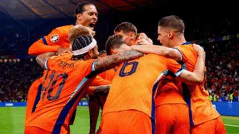 “长安剑会四国高手争锋，中意选手共揽双冠盛誉”